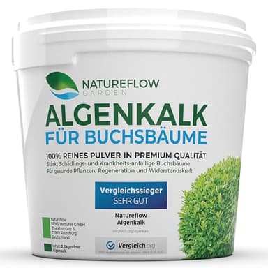 TESTSIEGER Bio Algenkalk für Buchsbäume – Widerstandskraft und Regeneration für anfällige Buchsbäume (Buchsbaumzünsler) - Premium Buchsbaum Dünger und Spritzmittel - Buchsbaumdünger 2,5kg﻿