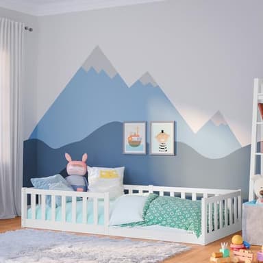 Bellabino Vere Bodenbett 90x200 cm – Montessori Kinderbett mit Rausfallschutz & Lattenrost – Massives Kinder Bett für Jungen & Mädchen aus Holz Kiefer – Kleinkindbett in Weiß